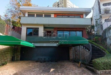 Casa com 500m², 4 quartos, 2 suítes, 6 vagas, no bairro Boa Vista em Porto Alegre