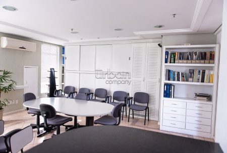 Sala com 80m², 1 vaga, no bairro Auxiliadora em Porto Alegre