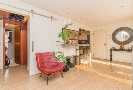 Apartamento com 89m², 2 quartos, 1 suíte, 1 vaga, no bairro Moinhos de Vento em Porto Alegre