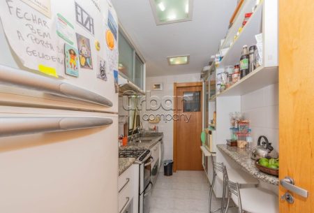 Apartamento com 87m², 3 quartos, 1 suíte, 2 vagas, no bairro Passo da Areia em Porto Alegre