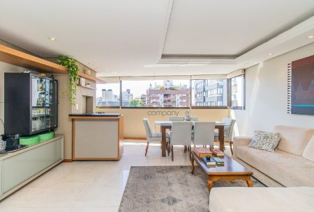 Apartamento com 97m², 3 quartos, 1 suíte, 2 vagas, no bairro Mont Serrat em Porto Alegre