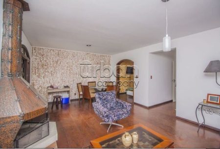 Casa com 287m², 2 quartos, 1 suíte, 4 vagas, no bairro Higienópolis em Porto Alegre