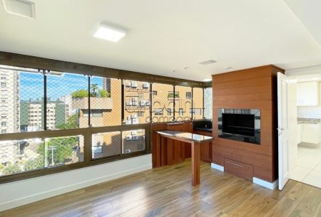 Apartamento com 183m², 3 quartos, 1 suíte, 3 vagas, no bairro Auxiliadora em Porto Alegre