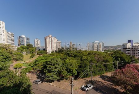 Cobertura com 172m², 3 quartos, 1 suíte, 1 vaga, no bairro Petrópolis em Porto Alegre