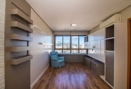 Apartamento com 65m², 2 quartos, 1 suíte, 2 vagas, no bairro Petrópolis em Porto Alegre