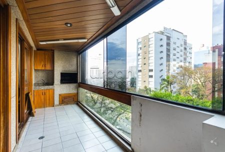 Apartamento com 146m², 3 quartos, 1 suíte, 2 vagas, no bairro Mont Serrat em Porto Alegre