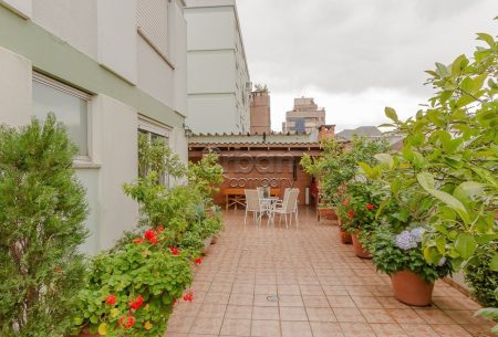 Apartamento Garden com 171m², 3 quartos, 2 vagas, no bairro Auxiliadora em Porto Alegre