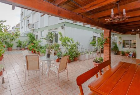 Apartamento Garden com 171m², 3 quartos, 2 vagas, no bairro Auxiliadora em Porto Alegre