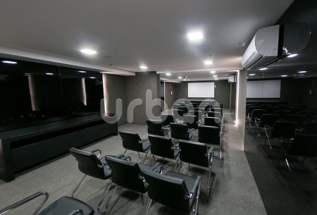 Sala com 25m², no bairro São Sebastião em Porto Alegre