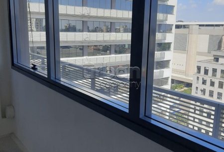 Sala com 33m², no bairro Cristo Redentor em Porto Alegre