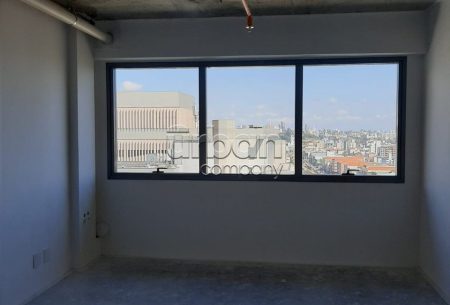 Sala com 33m², no bairro Cristo Redentor em Porto Alegre