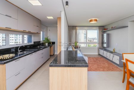 Apartamento com 85m², 3 quartos, 3 suítes, 2 vagas, no bairro Jardim Europa em Porto Alegre