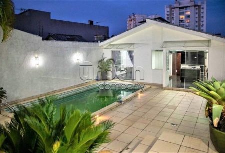 Casa com 280m², 4 quartos, 1 suíte, 4 vagas, no bairro Jardim Lindóia em Porto Alegre