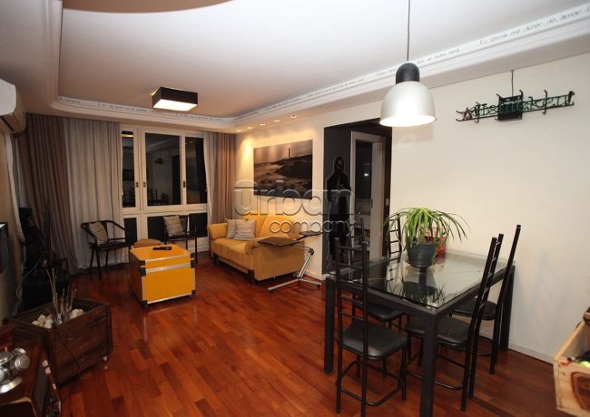 Apartamento com 96m², 2 quartos, 1 suíte, 1 vaga, no bairro Rio Branco em Porto Alegre