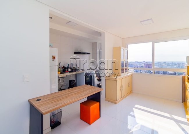 Apartamento com 56m², 2 quartos, 1 suíte, 1 vaga, no bairro Passo da Areia em Porto Alegre