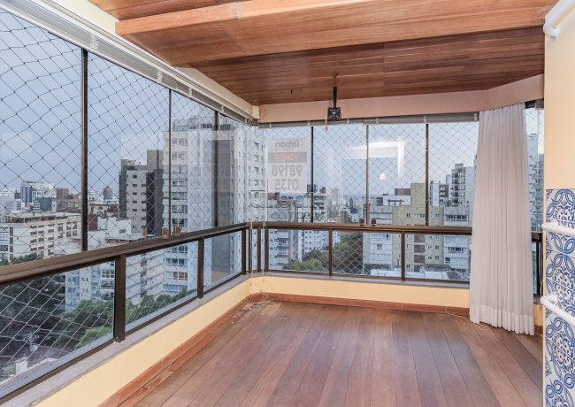 Apartamento com 222m², 3 quartos, 3 suítes, 2 vagas, no bairro Rio Branco em Porto Alegre