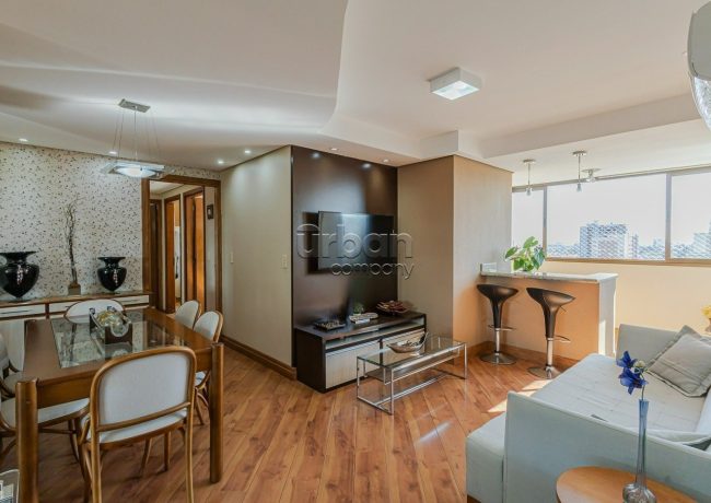 Apartamento com 82m², 3 quartos, 1 suíte, 2 vagas, no bairro Passo da Areia em Porto Alegre