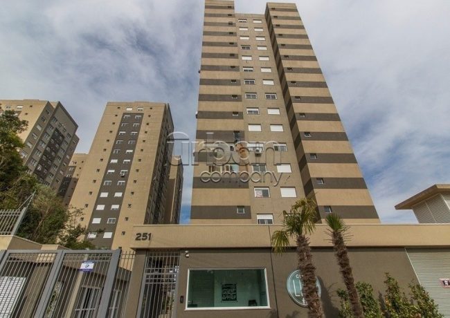 Apartamento com 75m², 3 quartos, 1 suíte, 1 vaga, no bairro Central Parque em Porto Alegre