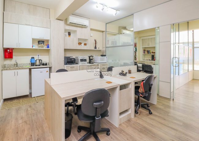 Sala com 53m², no bairro Moinhos de Vento em Porto Alegre