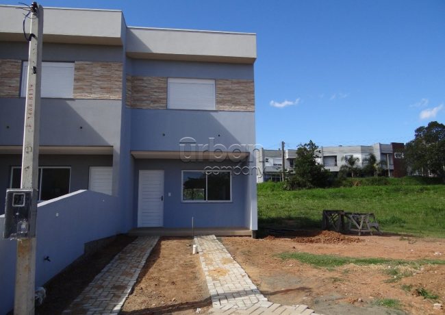 Casa com 110m², 3 quartos, 1 suíte, 2 vagas, no bairro Verdes Campos em Porto Alegre