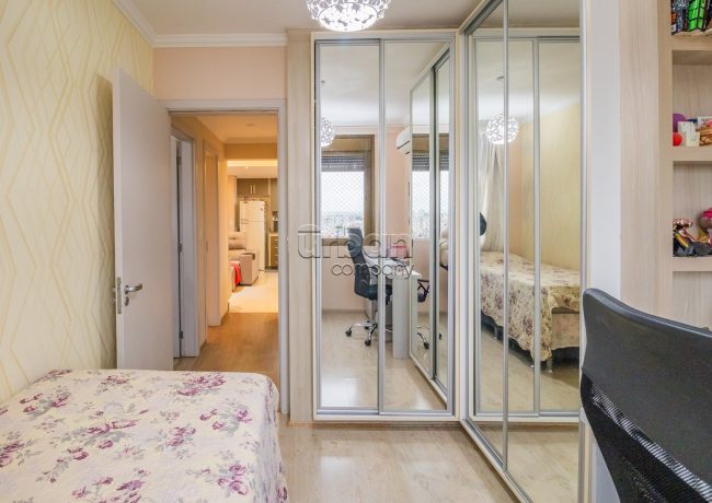 Apartamento com 95m², 3 quartos, 1 suíte, 2 vagas, no bairro Cristo Redentor em Porto Alegre