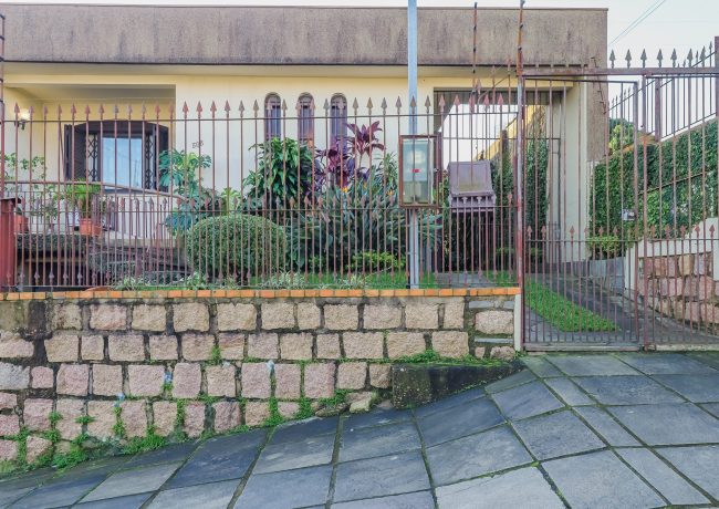 Casa com 154m², 3 quartos, 4 vagas, no bairro Vila Jardim em Porto Alegre