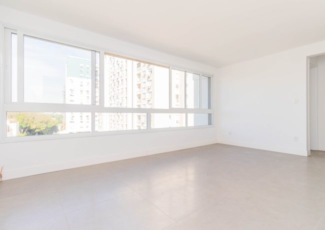 Apartamento com 53m², 1 quarto, 1 suíte, 2 vagas, no bairro Passo da Areia em Porto Alegre