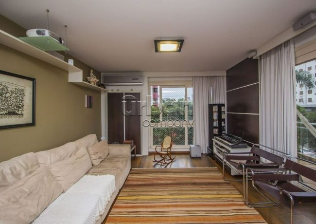 Apartamento com 137m², 3 quartos, 1 suíte, 2 vagas, no bairro Auxiliadora em Porto Alegre