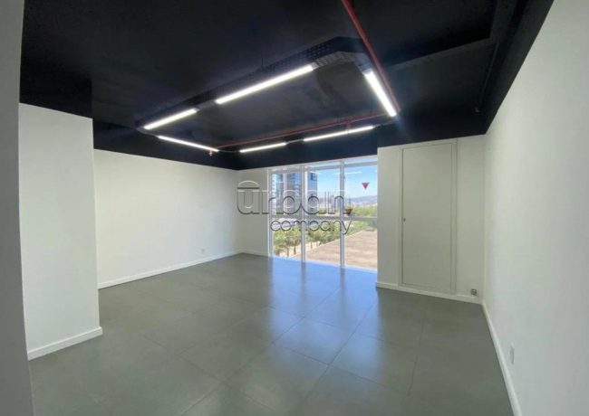 Sala com 71m², 2 vagas, no bairro Petrópolis em Porto Alegre