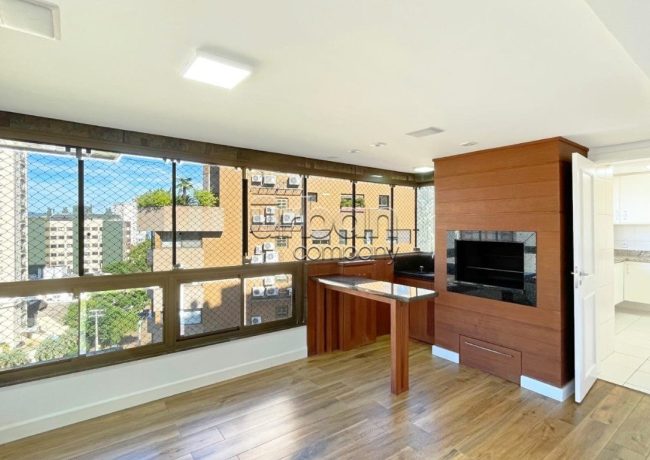 Apartamento com 183m², 3 quartos, 1 suíte, 3 vagas, no bairro Auxiliadora em Porto Alegre