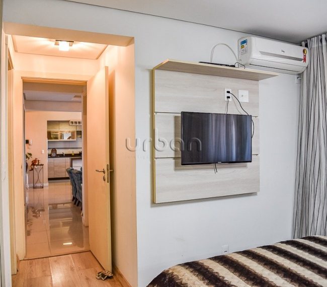 Apartamento com 73m², 2 quartos, 1 suíte, 1 vaga, no bairro Passo da Areia em Porto Alegre