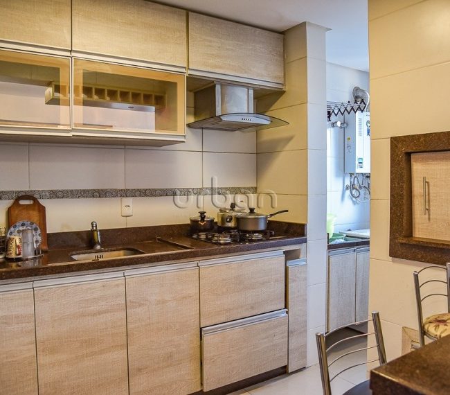 Apartamento com 73m², 2 quartos, 1 suíte, 1 vaga, no bairro Passo da Areia em Porto Alegre