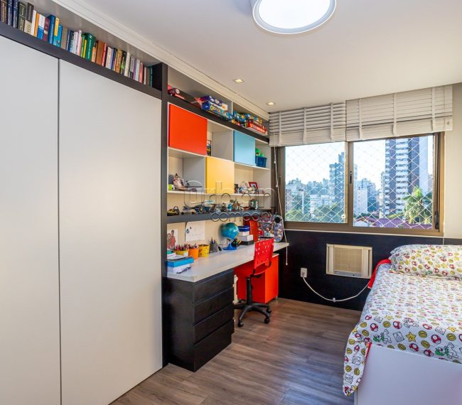 Apartamento com 150m², 3 quartos, 3 suítes, 2 vagas, no bairro Petrópolis em Porto Alegre