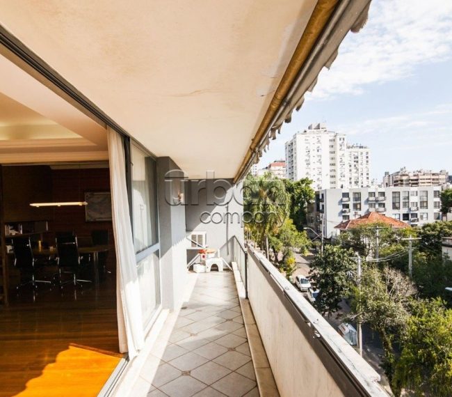 Apartamento com 277m², 3 quartos, 1 suíte, 2 vagas, no bairro Auxiliadora em Porto Alegre