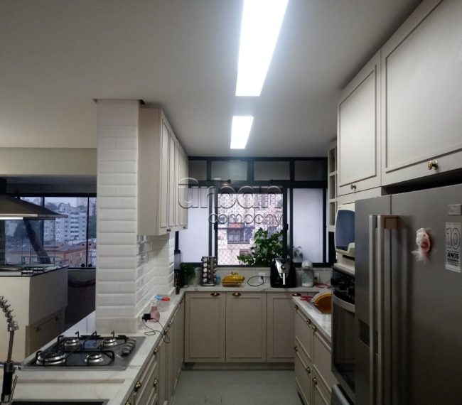 Apartamento com 105m², 3 quartos, 1 suíte, 1 vaga, no bairro Rio Branco em Porto Alegre