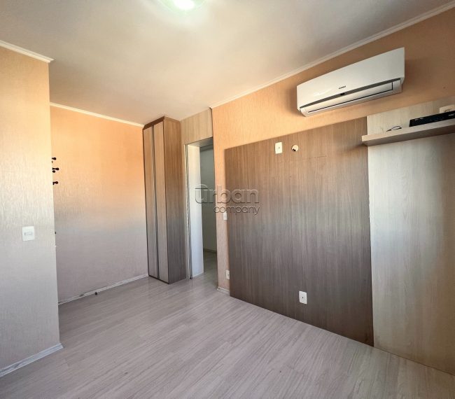 Apartamento com 81m², 3 quartos, 1 suíte, 2 vagas, no bairro Passo da Areia em Porto Alegre