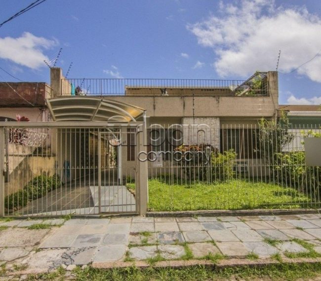 Casa com 180m², 4 quartos, 1 suíte, 3 vagas, no bairro Jardim Botânico em Porto Alegre