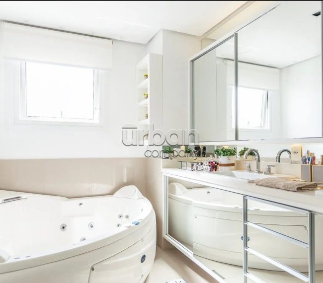 Apartamento com 202m², 3 quartos, 3 suítes, 4 vagas, no bairro Bela Vista em Porto Alegre