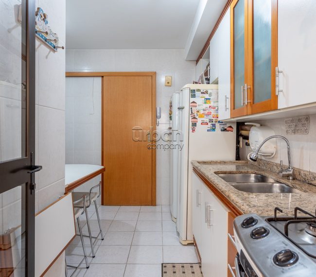 Apartamento com 151m², 4 quartos, 1 suíte, 2 vagas, no bairro Bela Vista em Porto Alegre