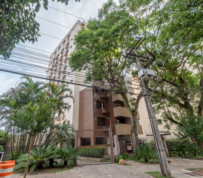 Apartamento com 151m², 4 quartos, 1 suíte, 2 vagas, no bairro Bela Vista em Porto Alegre