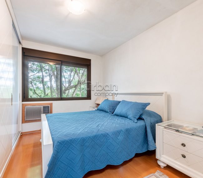 Apartamento com 151m², 4 quartos, 1 suíte, 2 vagas, no bairro Bela Vista em Porto Alegre