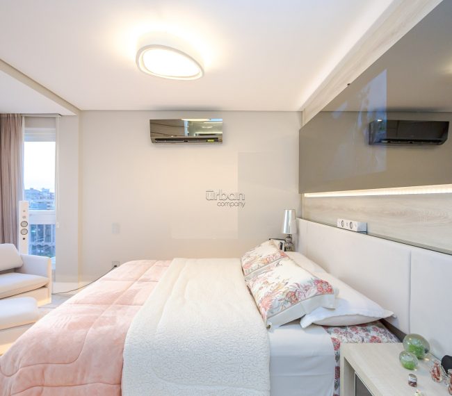 Apartamento com 97m², 2 quartos, 1 suíte, 2 vagas, no bairro Três Figueiras em Porto Alegre