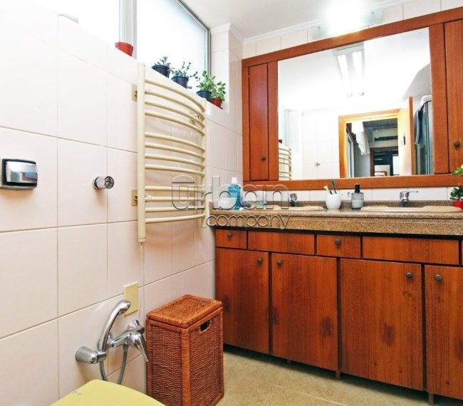 Apartamento com 106m², 2 quartos, 1 suíte, 1 vaga, no bairro Petrópolis em Porto Alegre