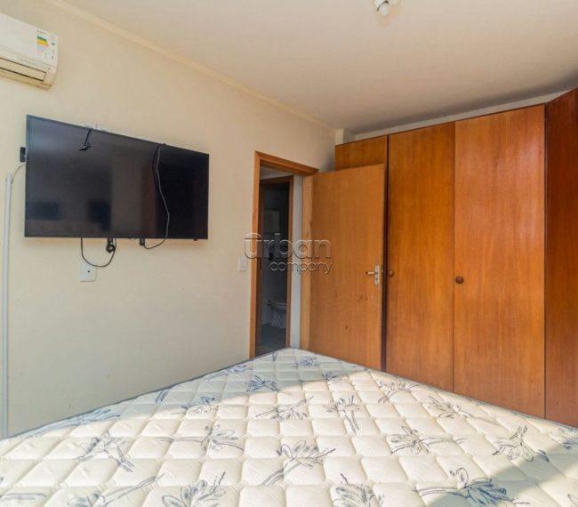 Apartamento com 78m², 2 quartos, 1 vaga, no bairro SANTA CECÍLIA em Porto Alegre