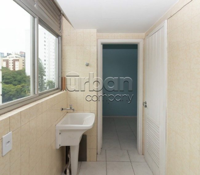 Apartamento com 120m², 3 quartos, 1 suíte, 1 vaga, no bairro Moinhos de Vento em Porto Alegre