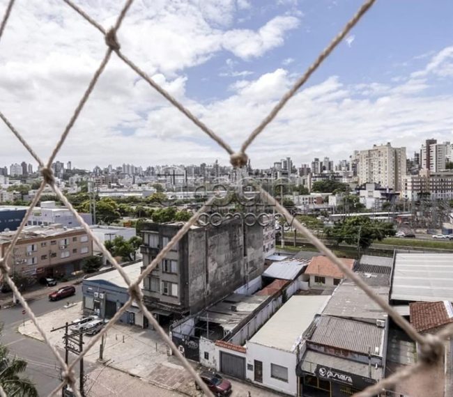 Apartamento com 89m², 3 quartos, 1 suíte, 2 vagas, no bairro Santana em Porto Alegre