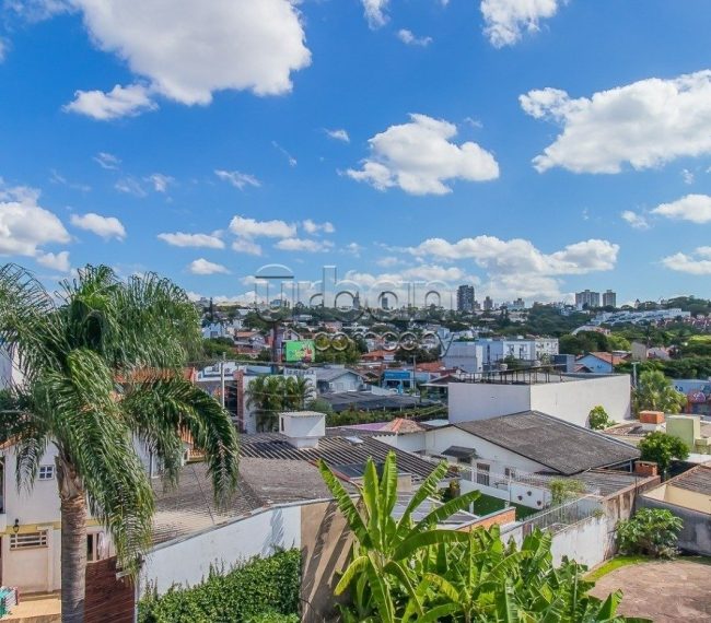 Casa com 362m², 3 quartos, 3 suítes, 4 vagas, no bairro Chácara da Pedras em Porto Alegre