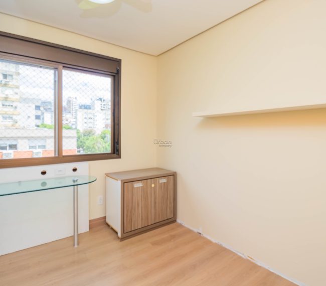 Apartamento com 116m², 3 quartos, 1 suíte, 2 vagas, no bairro Auxiliadora em Porto Alegre