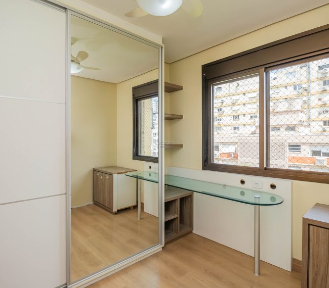 Apartamento com 116m², 3 quartos, 1 suíte, 2 vagas, no bairro Auxiliadora em Porto Alegre