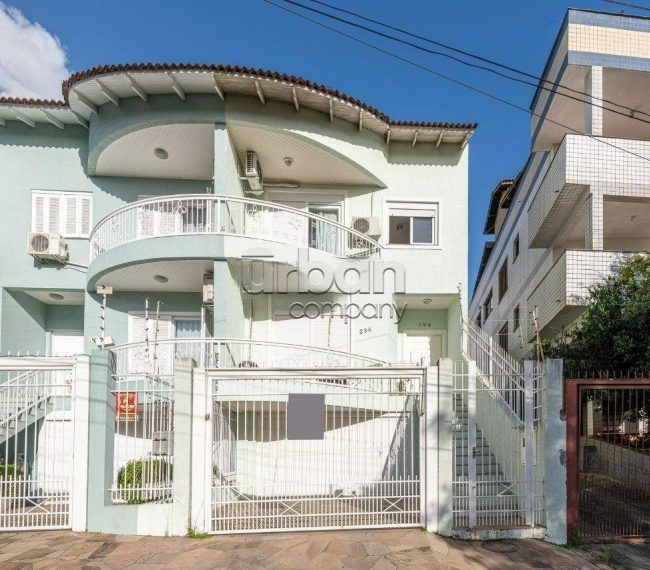 Casa com 209m², 4 quartos, 1 suíte, 3 vagas, no bairro Jardim Planalto em Porto Alegre